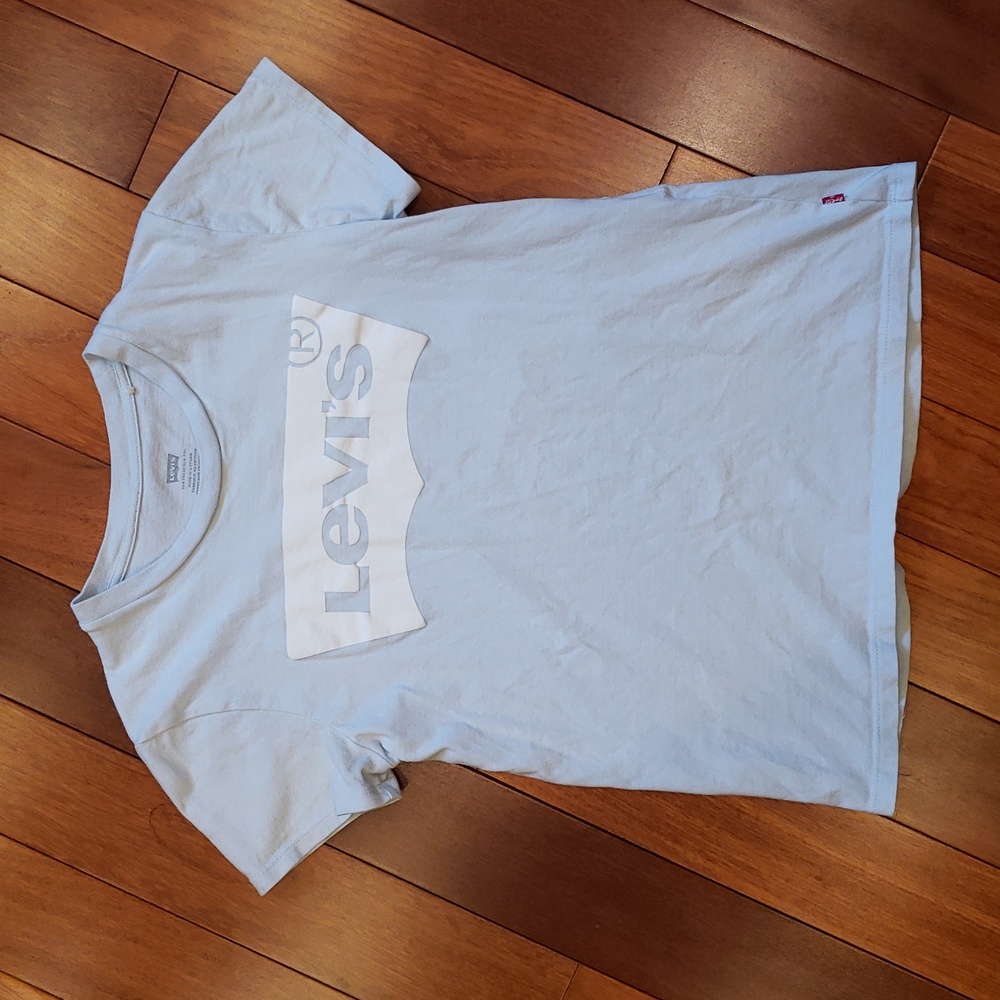 Levi's Women's Extra Small XS Light Blue Cotton. Short sleeve tshirt